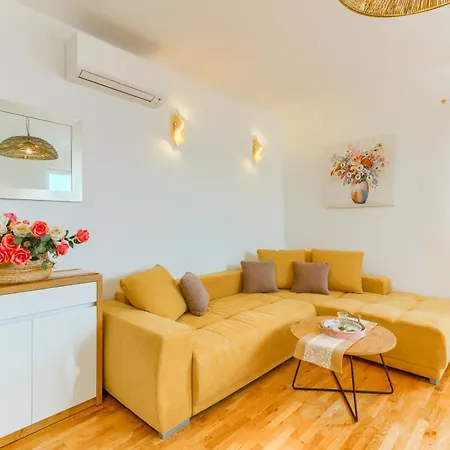 Apartment Arijana 2 *