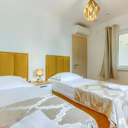 Apartmán Arijana 2 *